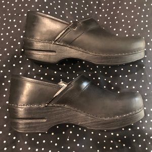 Dansko size 40 black